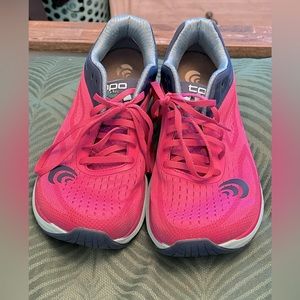 Topo Athletic Sneakers Ultrafly 3